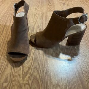 Women’s Cognac Peep-Toe Block Heel Sandals Size 10